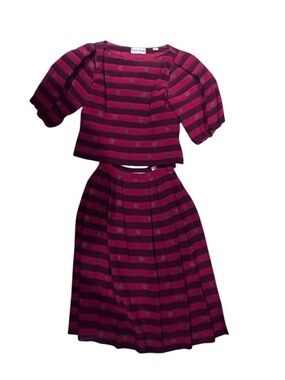 Vintage 1980s Albert Nipon 100% Silk two-piece set Midi skirt & Top 6 Burgundy